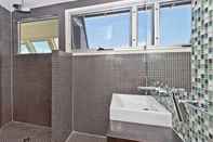 In-room Bathroom Tangalooma Hilltop Haven