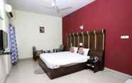 ห้องนอน 7 Hotel Radhika Regency