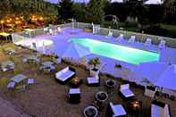 Swimming Pool Logis Hotel La Promenade