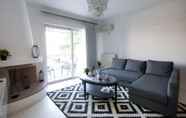 Common Space 2 Glyfada, Modern Minimal Apartment