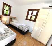 Bilik Tidur 7 Castle View Bungalows