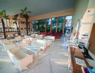 Lobi 2 Hotel Perla Beach Luxury