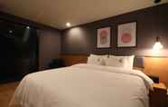 Kamar Tidur 4 Gray 191 Hotel