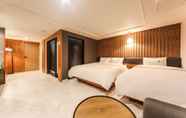 Kamar Tidur 5 Gray 191 Hotel