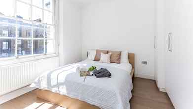 Bedroom 4 Gloucester Terrace by Lime Street