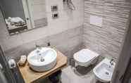 Toilet Kamar 3 Venere Rooms