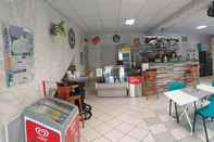 Bar, Cafe and Lounge Camping les Lavandes