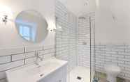 In-room Bathroom 5 Rainsford Mews by Lime Street