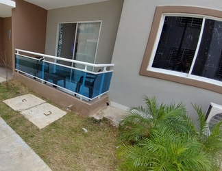 Lobi 2 Tropical Condo BBQ Pool 5min to Airport