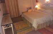 Bedroom 7 Hotel Royal