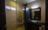 In-room Bathroom 7 Leelawalai Rest Hotel