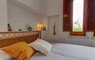 Bedroom 2 Villa Finestre sul Mare I