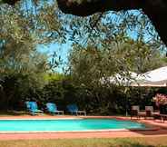 Swimming Pool 3 B&b Casale Ansamagi