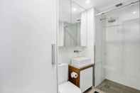 Toilet Kamar Bribane Chinatown 2 Bed Apt, Parking, Pool, Gym - Qfv147-8