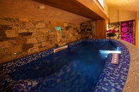 Swimming Pool Hotel Spa Gran Paradiso