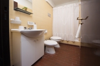 Toilet Kamar Dean Funes X22