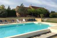 Swimming Pool Domaine de Manilau - B&B