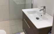 In-room Bathroom 7 Studio Excellent 21