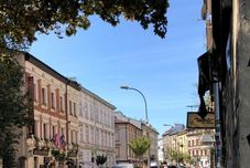 外観 Hostel One Momotown