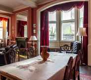 Restaurant 2 Gorgeous Royal Mile Mansion Apartment