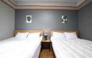 Kamar Tidur 4 Bee House Hostel