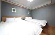 Kamar Tidur 2 Bee House Hostel