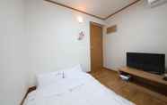 Kamar Tidur 5 Bee House Hostel