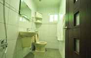 Toilet Kamar 6 Siazhiyu B&B