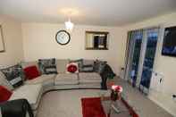 Common Space Beautiful 4 beds Hillview House