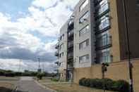 Exterior 2 bed Riverview Bridge House Apartment