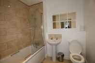 Toilet Kamar 2 Beds Riverview Tideslea Apartment