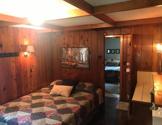 Bedroom 2 #5 - Times Square 2 Bedroom Cabin by RedAwning