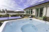 Kemudahan Hiburan Shippenrill Croyde 6 Bedrooms, Sleeps 14, Hot Tub