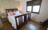 Bedroom 3 Bag-end House 7 Bedrooms, Sleeps 14, Hot Tub