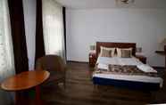 Kamar Tidur 4 Hotel Goldene Traube