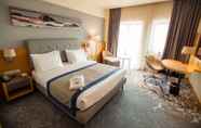 Kamar Tidur 4 Holiday Inn Aktau - Seaside, an IHG Hotel
