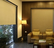 Lobby 2 Hotel Trans International Delhi