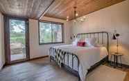 Bilik Tidur 4 At Whispering Pines 4 Bedroom Home by RedAwning
