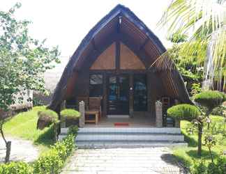 Exterior 2 Sandy Beach Bungalows