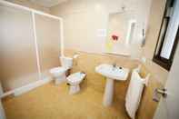 Toilet Kamar Hostal Avenida