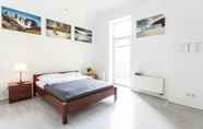 Kamar Tidur 4 3 Bros' Apart