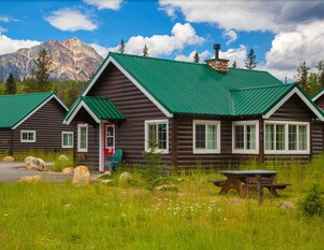 Exterior 2 Pine Bungalows