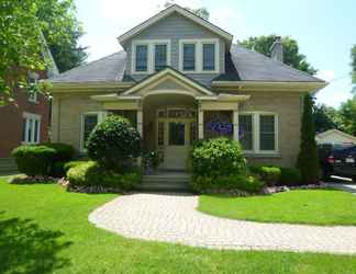 Exterior 2 Cottage on Caledonia Bed & Breakfast