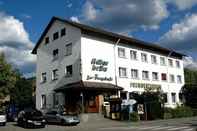 Bangunan Gasthaus Pension Zur Bergstraße