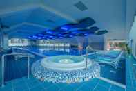 Swimming Pool Hotel Cerkno