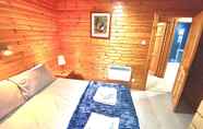 Bedroom 4 Braemar Lodge Cabins
