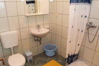 In-room Bathroom Apartments Šantić