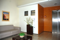 Lobi Altavista Apartments