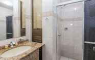 ห้องน้ำภายในห้อง 3 Hotel Letto Caxias