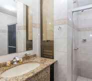 In-room Bathroom 3 Hotel Letto Caxias